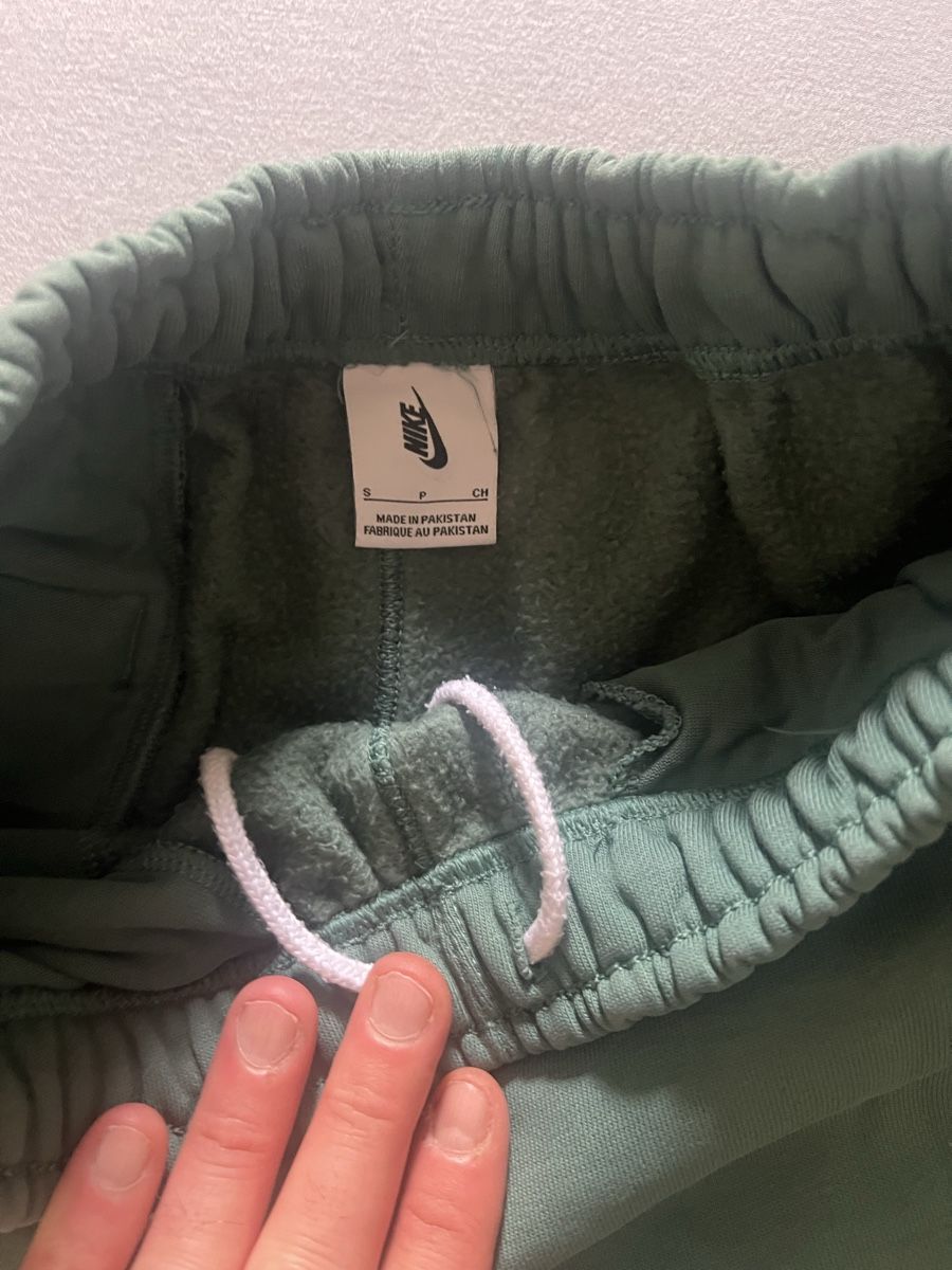 Nike Pantalons: Nike Shorts – D'occasion à Biel/Bienne par Sev.mart 1