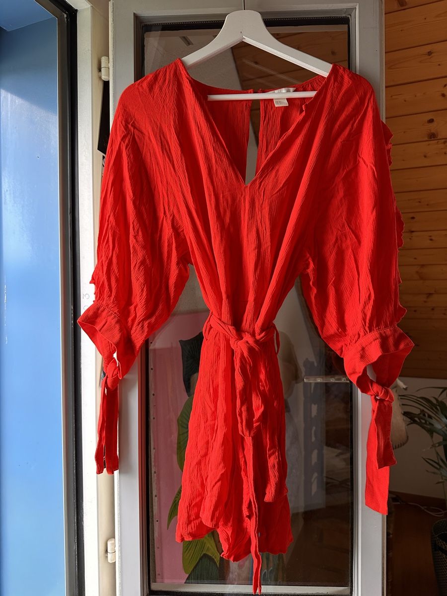 H&M Jumpsuits: Roter Playsuit mit Band für Taille – Gebraucht aus Zürich von BettinaMarie2308 1