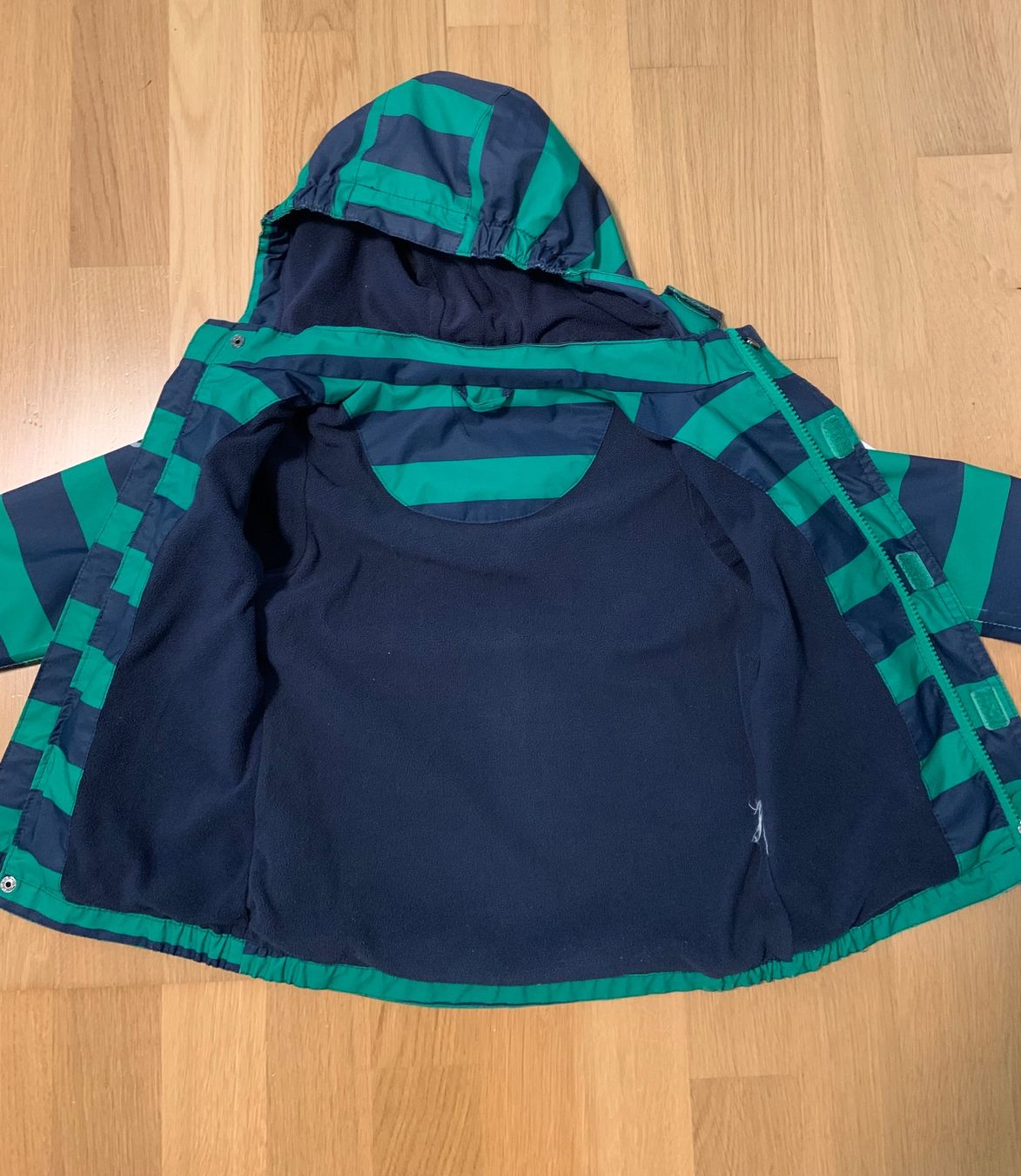 Jacken & Mäntel: Kinder Regenjacke 3-4 Jahre – Gebraucht aus Zürich von bur_6jq9 3