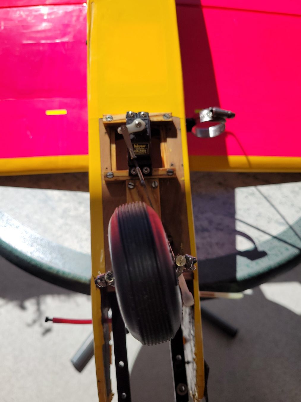 RC Modellbau: Alter Trainer, ohne Motor, mit allen Servos – Defekt aus Winterthur von testi67 5