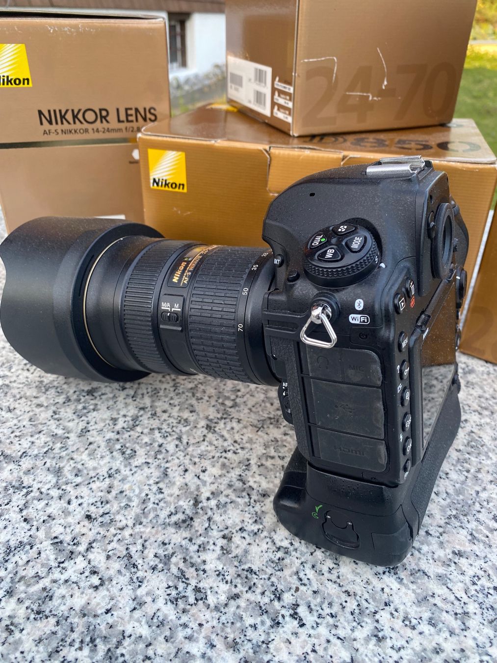 Nikon Fotocamera: Nikon D850, Grip  et Objectives – Usato da Gisikon venduto da sombenin 1