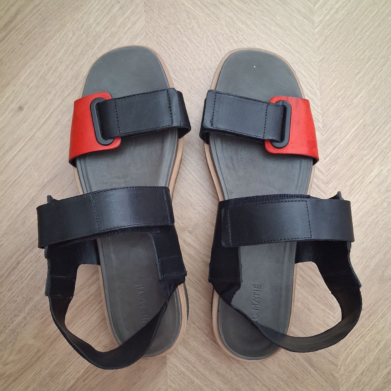 Vic Matié Damenschuhe: Vic Matie Sandals Red Black Size 41 – Neu (gemäss Beschreibung) aus Wil SG von tre_g2l7