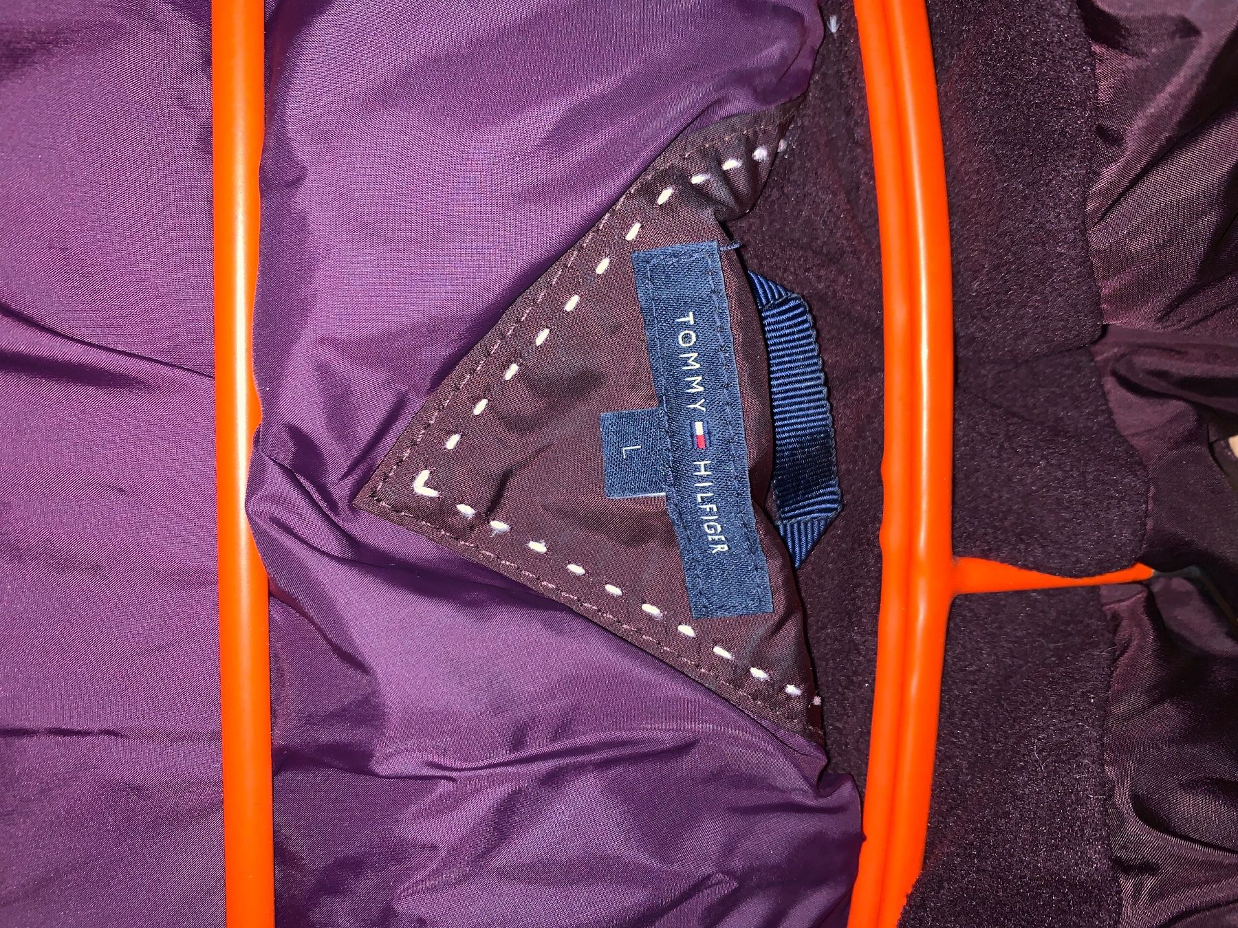 Tommy Hilfiger Giacche: Daunenjacke Tommy Hilfiger Gösse L Damen bordeaux rot – Usato da Köniz venduto da blacksofa 1