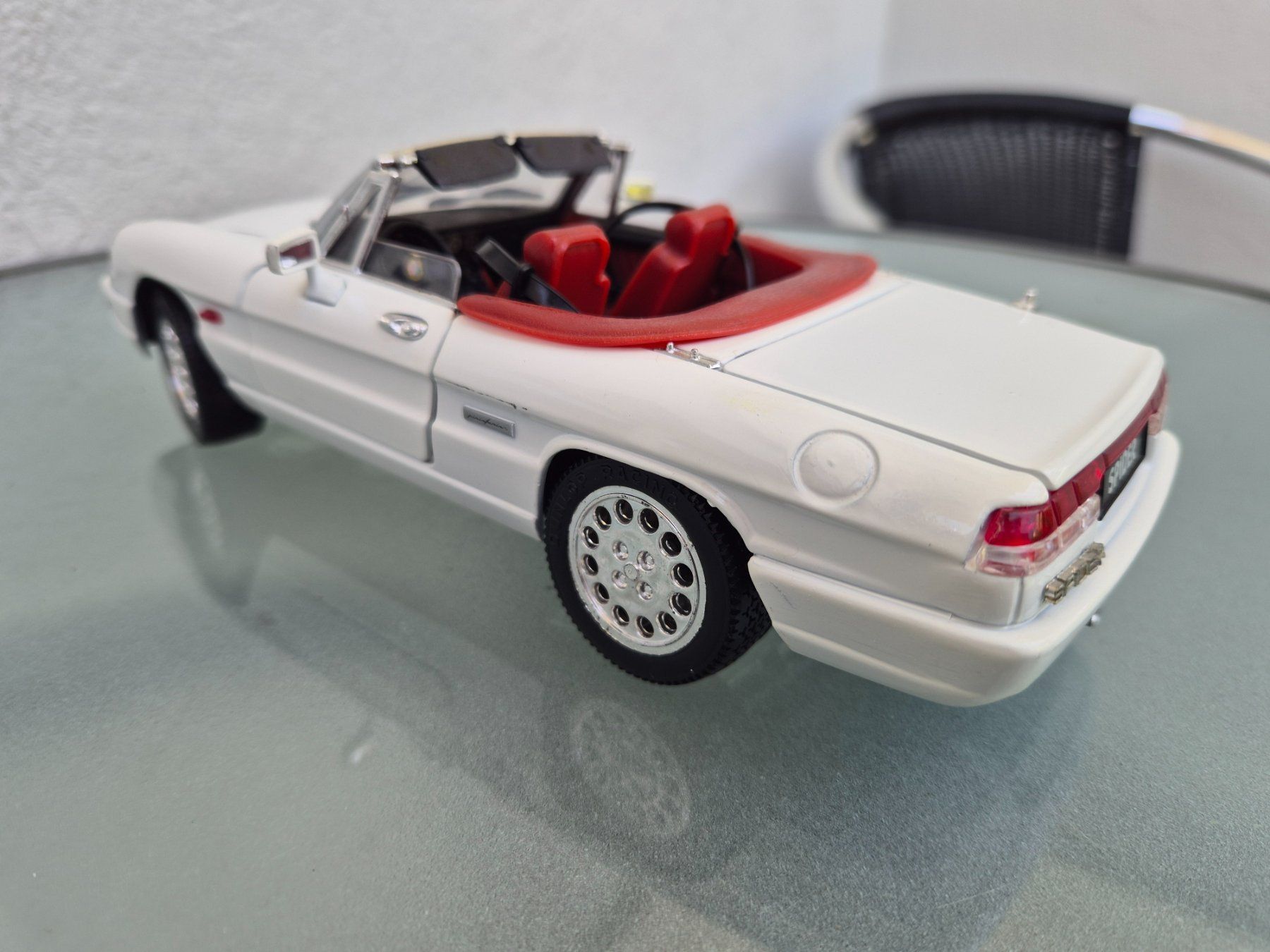 Alfa Romeo Modellini d'auto: Alfa Romeo Spider von Universal Hobbies 1:18. – Usato da Oberbuchsiten venduto da laffite54 4