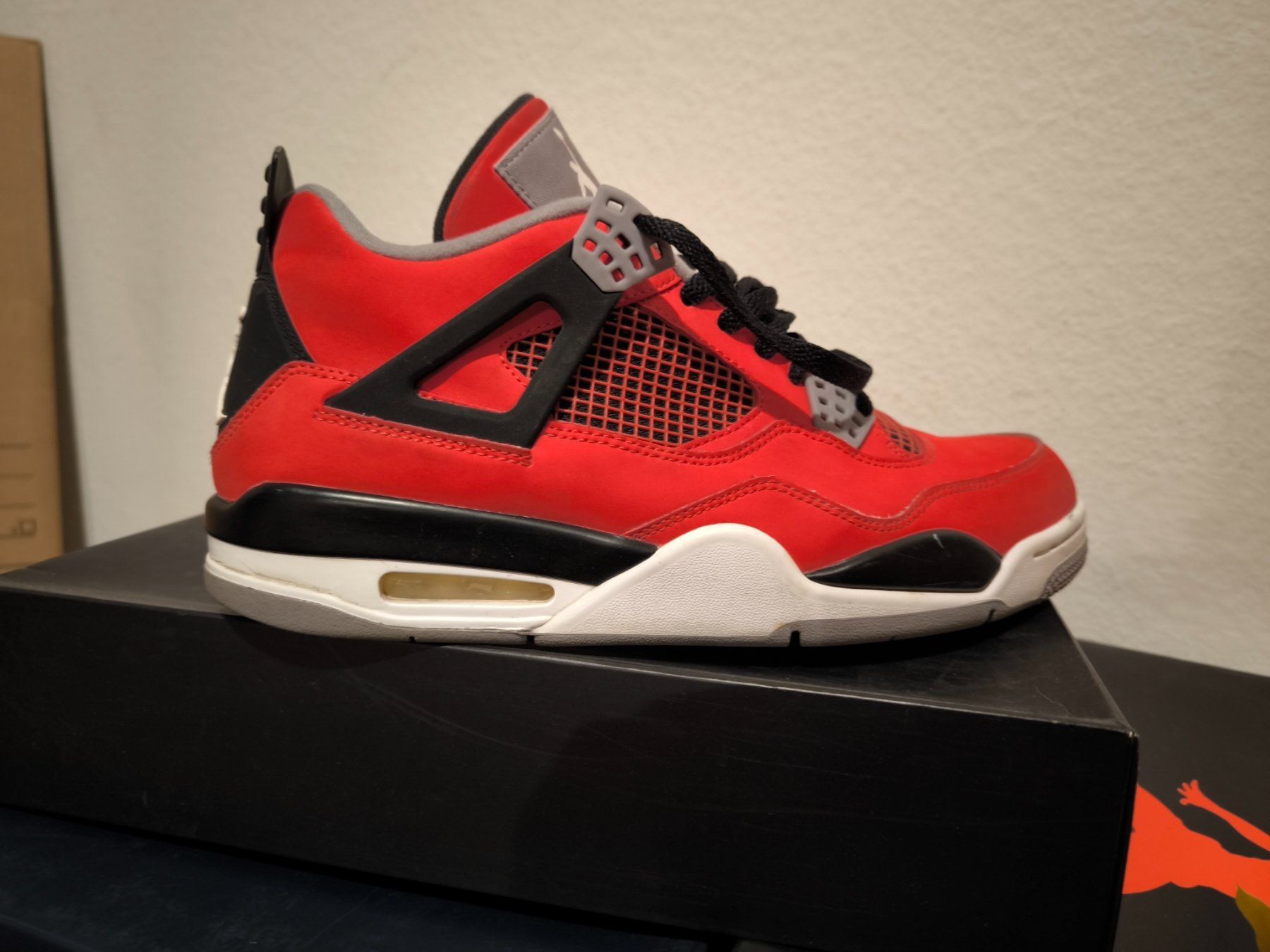 Jordan Scarpe da uomo: Air Jordan 4 Retro Toro Bravo - Size 45 – Usato da Zürich venduto da l.to