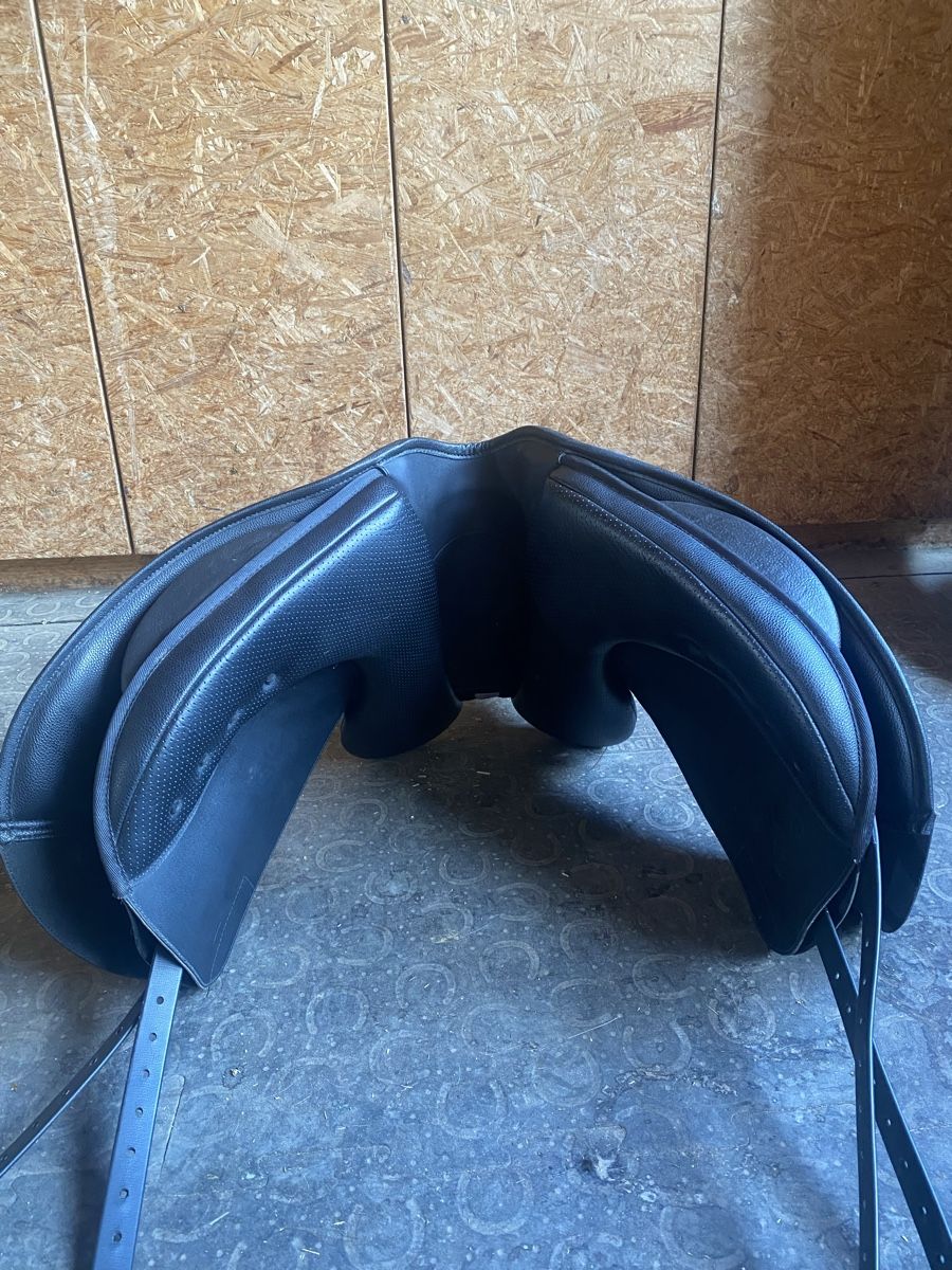 Selle & Accessori: Dressur Sattel – Nuovo (secondo la descrizione) da Appenzell venduto da gio_6j87 3