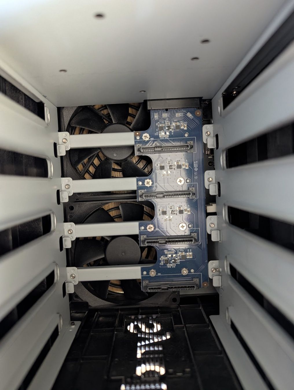 Synology Server: Synology DS916+ 4-Bay Network Storage, 8GB RAM – Usato da Winterthur venduto da bande128 4