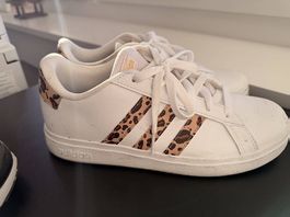 Adidas Damen Sneaker Gr. 38  Weiss mit Leo-Details