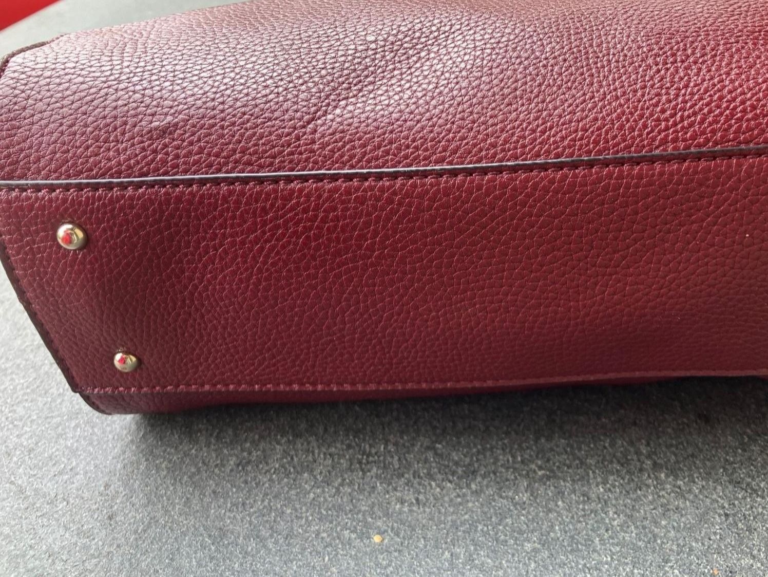 Guess Borse da donna: Neuwertige Tasche von GUESS Farbe berry – Nuovo (secondo la descrizione) da Uster venduto da pri_6r68 3