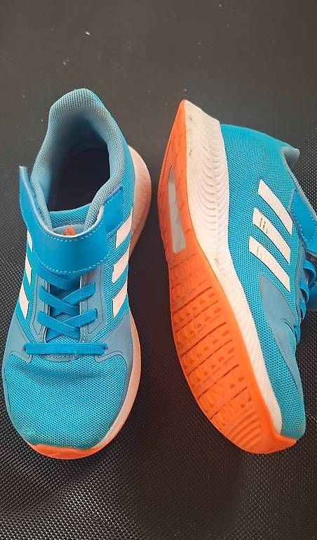 Scarpe per ragazzi: Adidas Kinder Turnschuhe  – Usato da Liestal venduto da Tryit.71 3