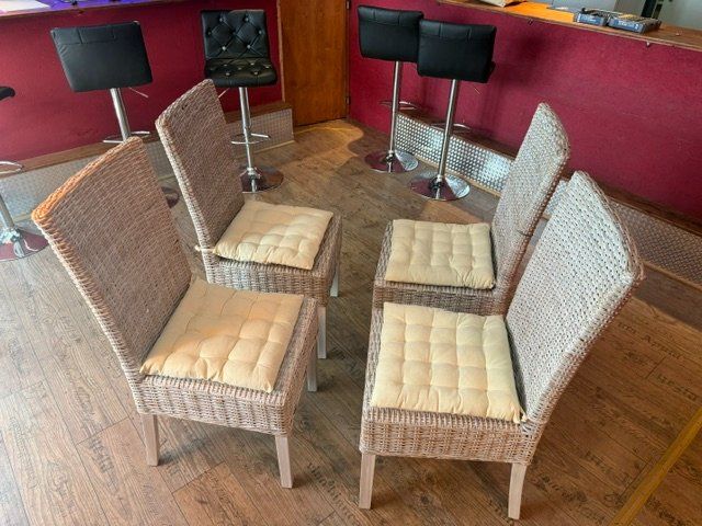 Sedie: Rattan Stühle mit Sitzpolster – Usato da Frasnacht venduto da Wild82