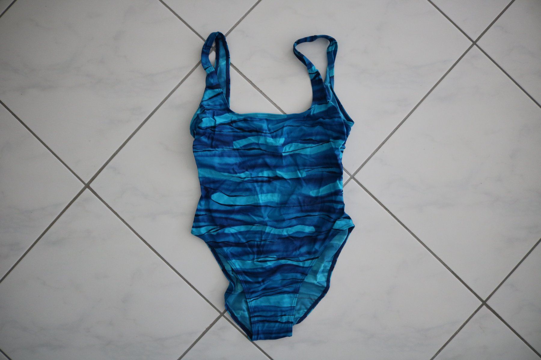 Badekleider & Bikinis: Badeanzug Damen Bikini Einteilig Swimsuit Strand – Neu (gemäss Beschreibung) aus Rickenbach b. Wil von Byby7