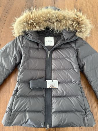 Moncler Daunenjacke mit Pelzkragen  Grösse 1