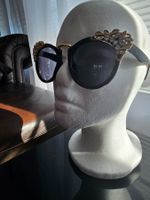 Brille mit Steinen