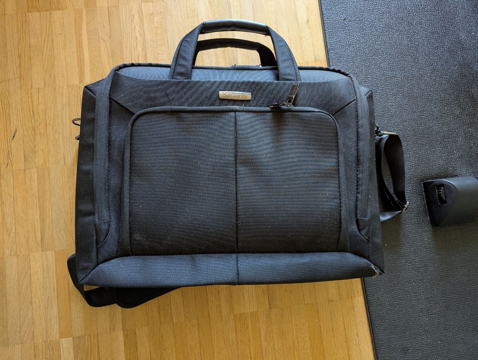 Samsonite Borse: Samsonite Notebook Tasche – Nuovo (secondo la descrizione) da Bätterkinden venduto da mar_rxs5