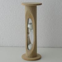 Sanduhr im Buchenholz Natur