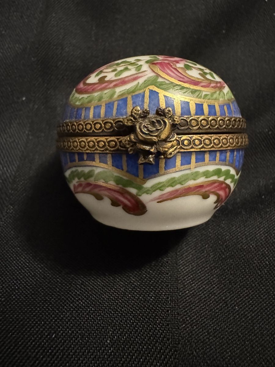 Barattoli: Vintage Limoges Dubarry Hand-Painted Thimble Box Gift! – Usato da Rüschlikon venduto da luc_q2tl