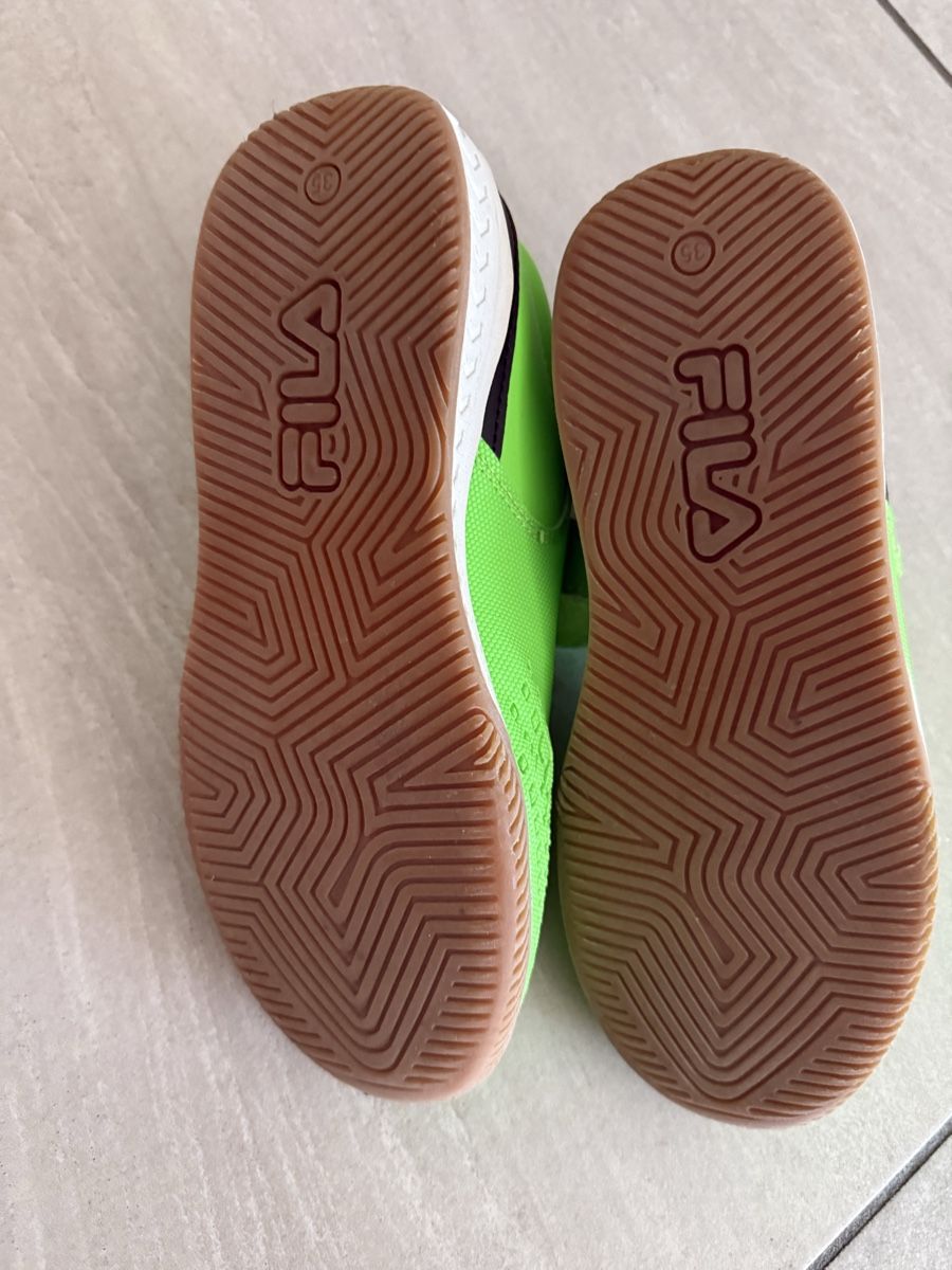 Scarpe per ragazzi: Chaussures Futsal – Usato da Collombey venduto da carlosgomes85 1