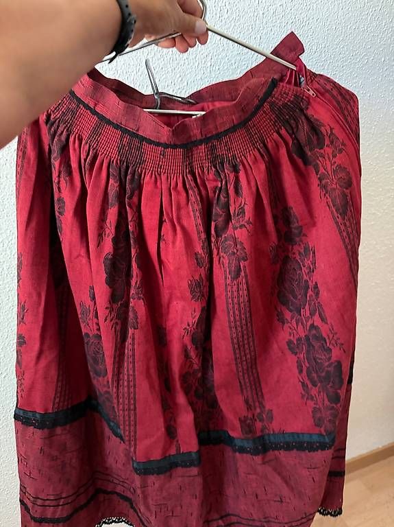 Kostüme: Tracht  – Neu und originalverpackt aus Benken ZH von mar_5d2w 2