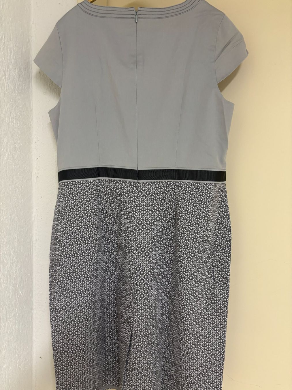 Robes: bianca Damen elegante Kleid  Gr. 44 – D'occasion à Wallisellen par AS.TZ. 2