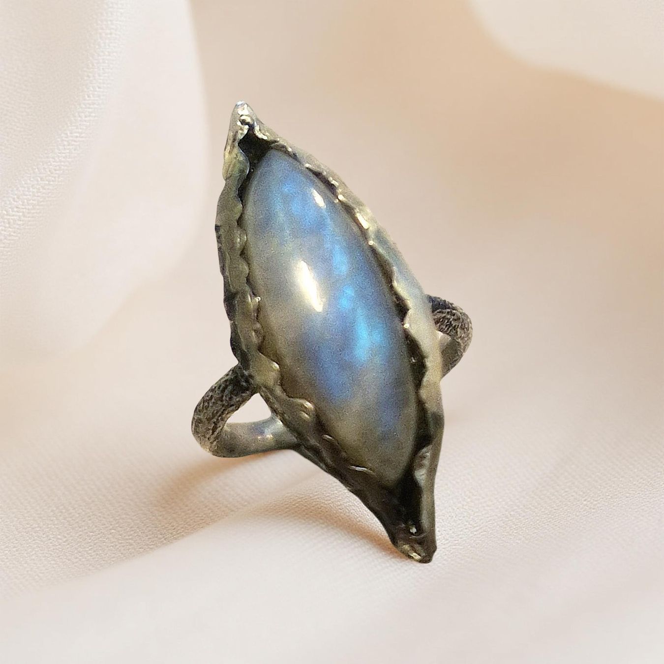 Anelli: Statementring Silber & weisser Labradorit, Gr. 58 – Nuovo e nell'imballaggio originale da Aarau venduto da Schmuckhoehle_MD 9