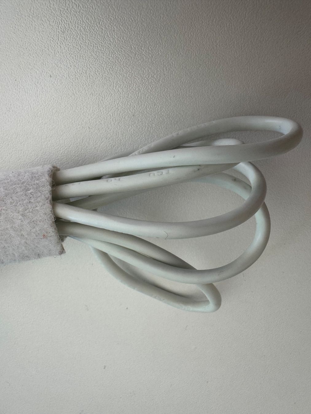 Câbles: Apple 30-Pin/USB-Adapterkabel – D'occasion à Adliswil par synsolus 1