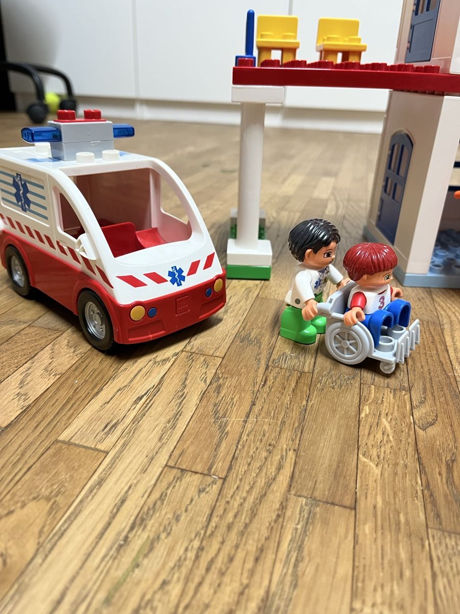 Lego Jouets: Lego Duplo 5795 Grosses Spital – D'occasion à Bern par Melaanie 2