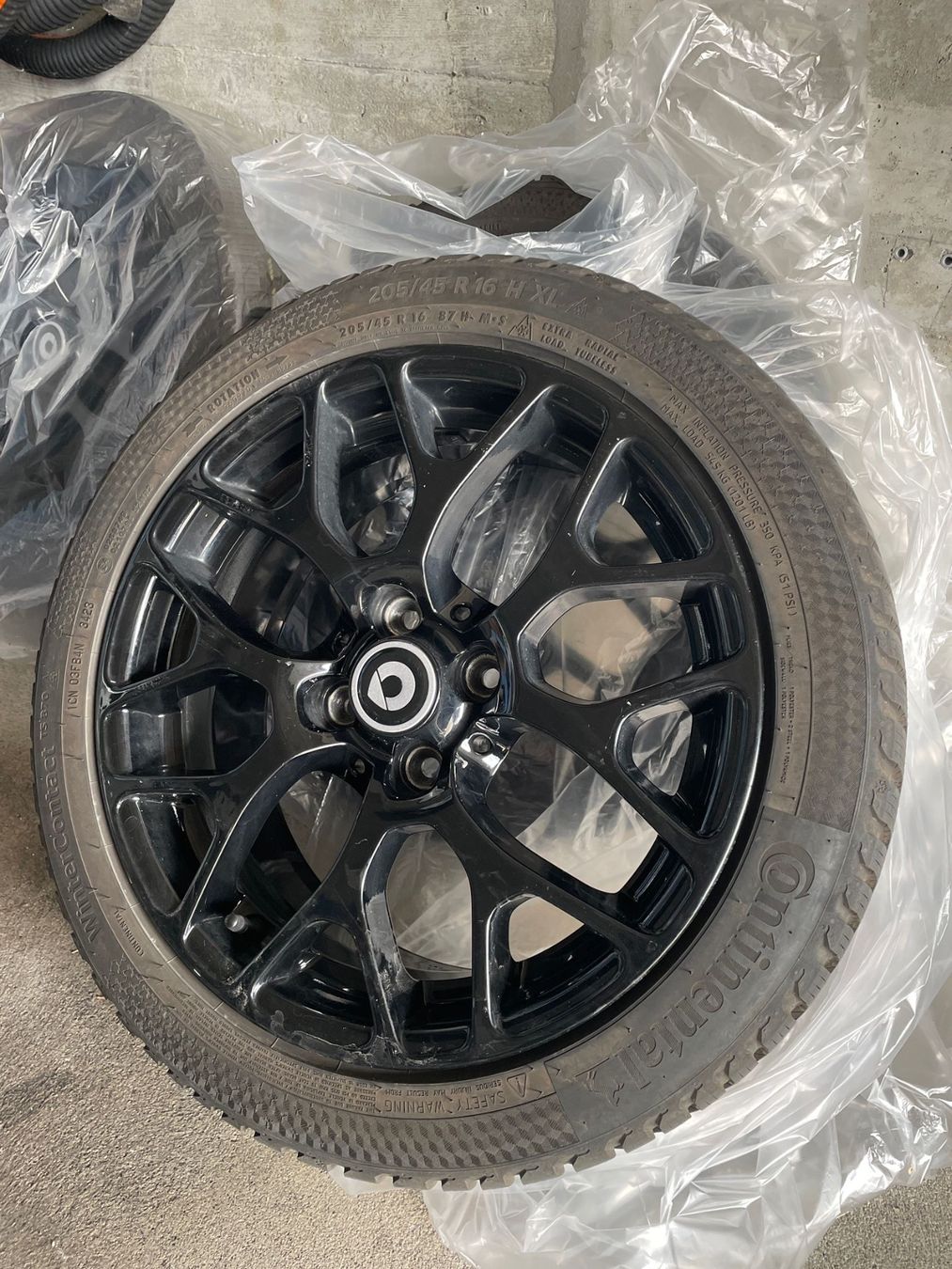 Continental Pneus & Roues: Winterkompletträder Smart fortwo – D'occasion à Seengen par mat_chx9 1