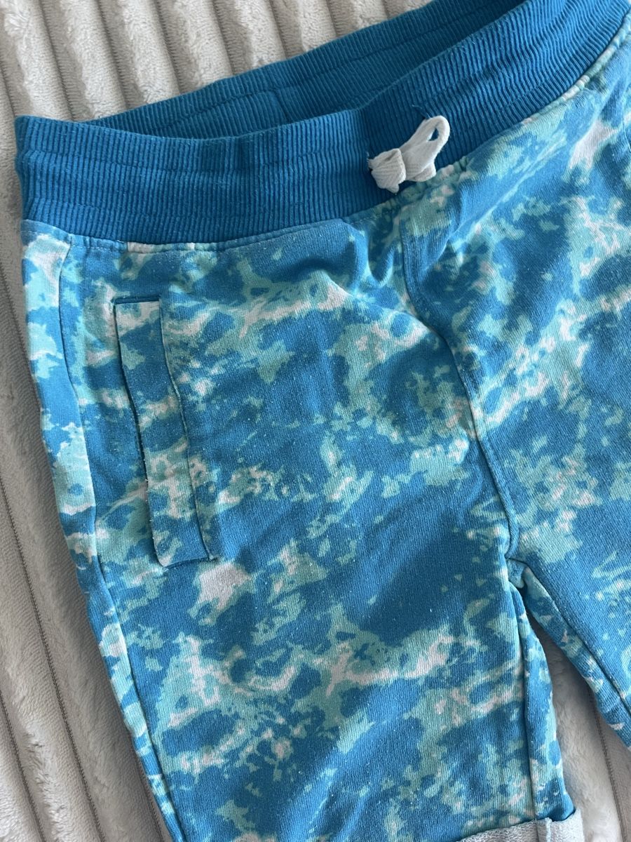Pantaloni: SHORTS TÜRKIS GR 128 – Usato da Basel venduto da theo-g77 1