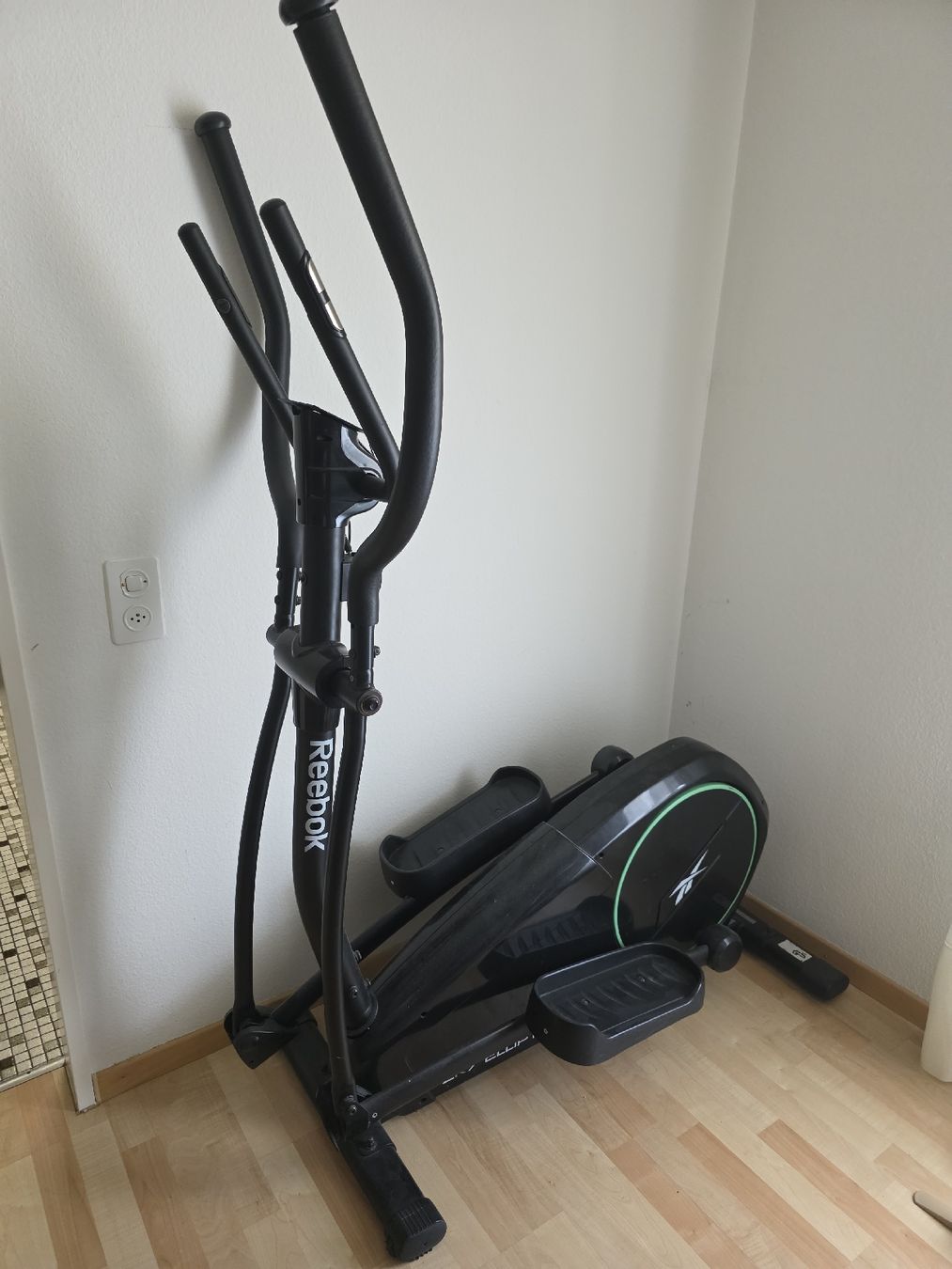 Reebok Hometrainer: Reebok ZR7 Elliptical Trainer black Used – Usato da Schübelbach venduto da bells11