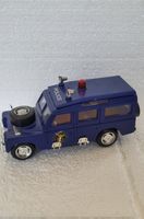 Land Rover 109 plastique friction POLICE Hong Kong rare