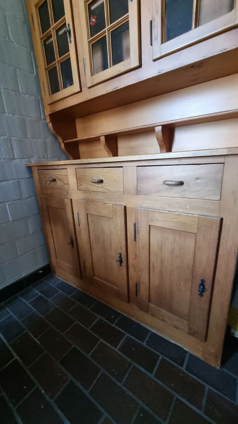 Büffets: Buffet Massivholz – Gebraucht aus Auslikon von nidirene 1