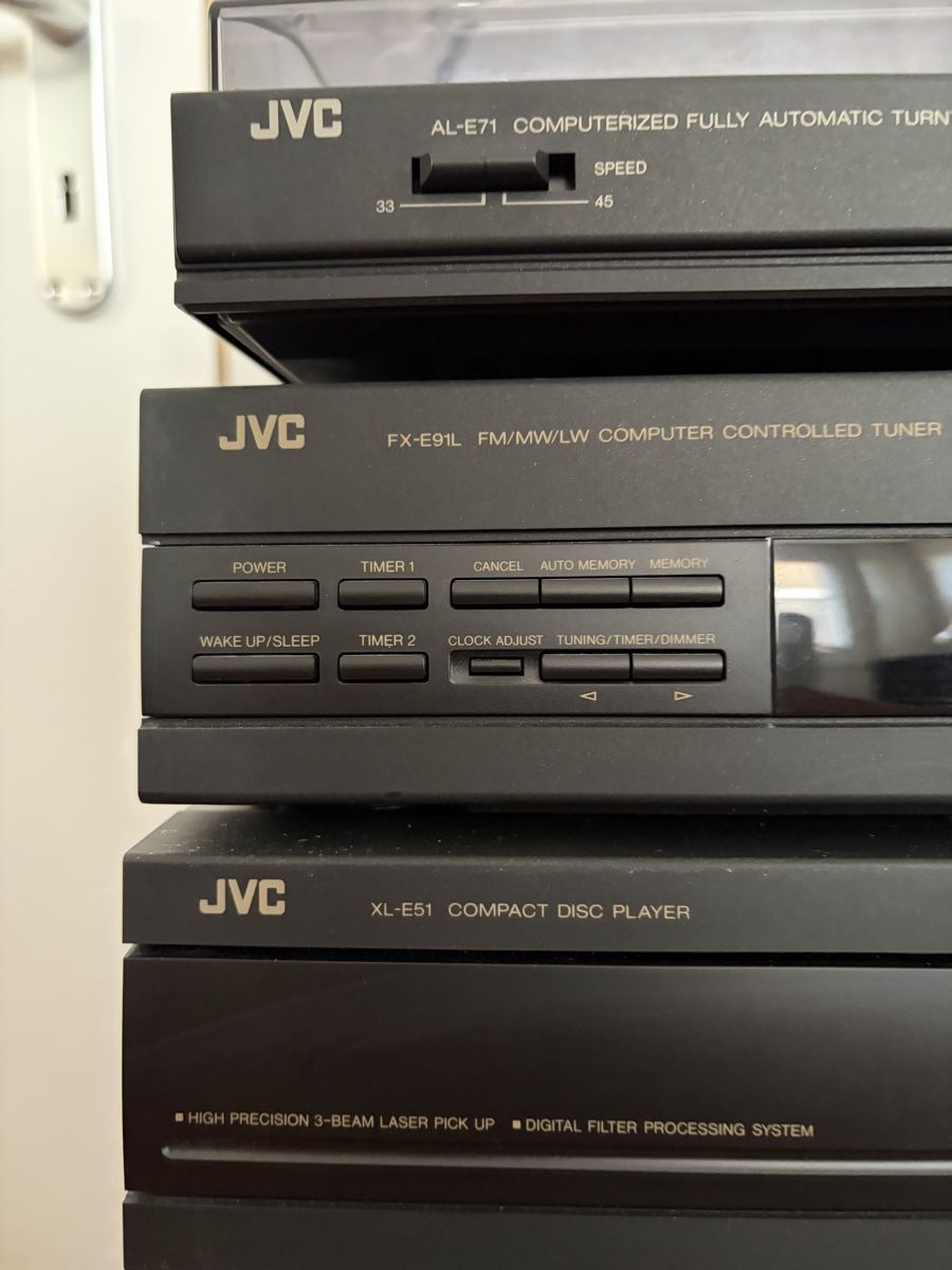 JVC Systèmes audio & multimédias: Jvc Kompaktanlage – D'occasion à Schlieren par MQ1965 1