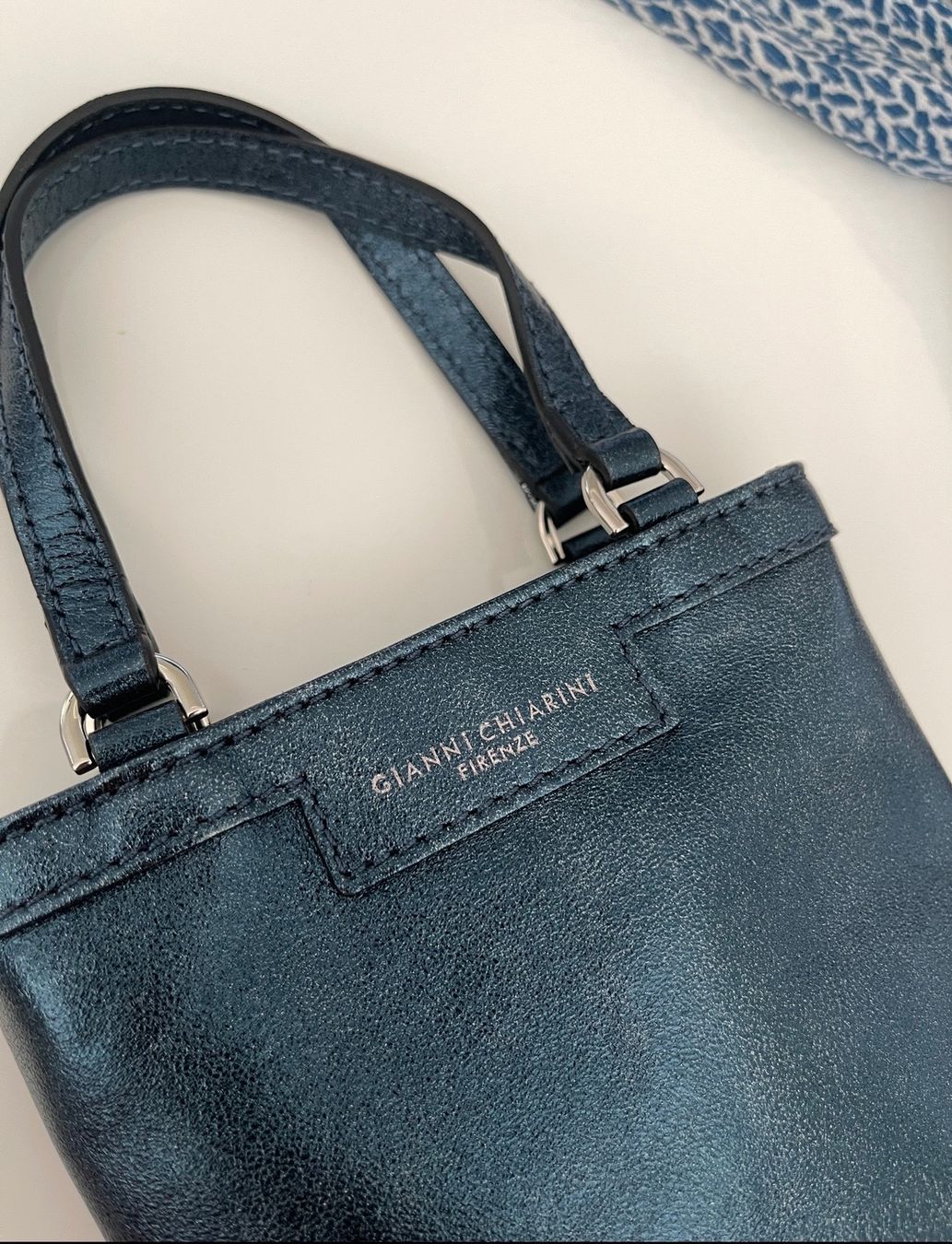 Gianni Chiarini Borse: Gianni Chiarini Mini Tasche Leder Metallic Blau – Usato da Zürich venduto da Recode.Fashion 4