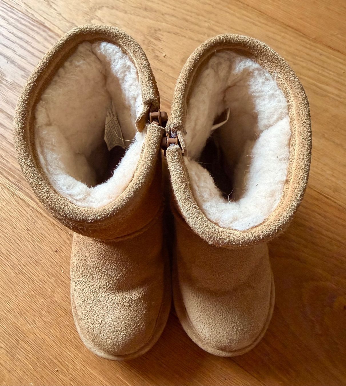 Herrenschuhe: BEARPAW Kinderstiefel – Gebraucht aus Kilchberg ZH von van_566t 3
