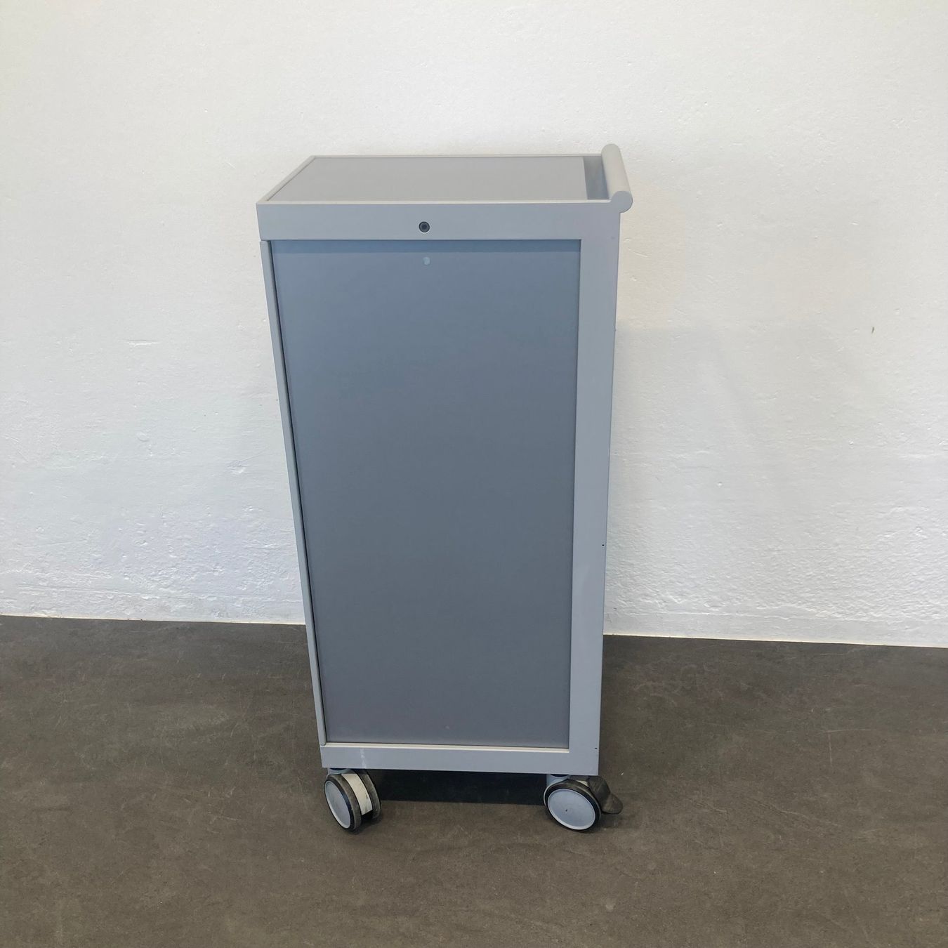 Banconi: Denz D3 Roll-Caddy Silbergrau mit Schlüssel – Usato da Schönenwerd venduto da mcofficeshop 6
