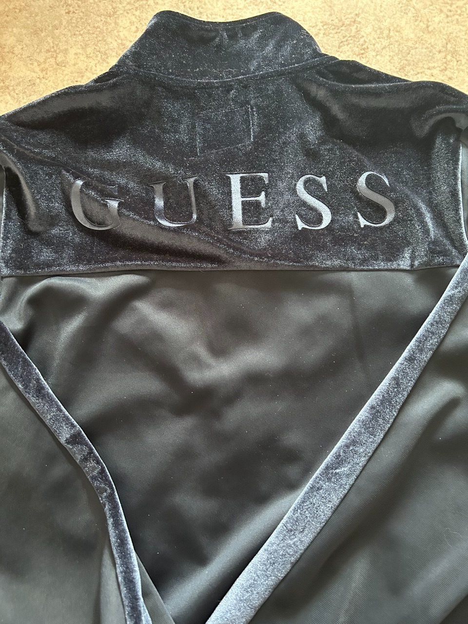 Guess Giacche: Giacca Guess nera S – Usato da Giubiasco venduto da LorisVale 5