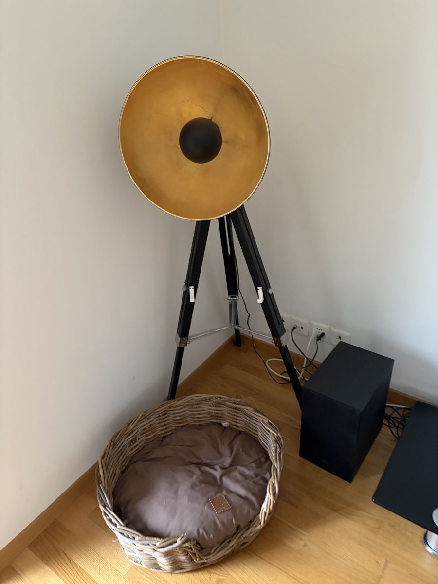 Livique Lampes: Standing Lamp – D'occasion à Regensdorf par WetTowel42