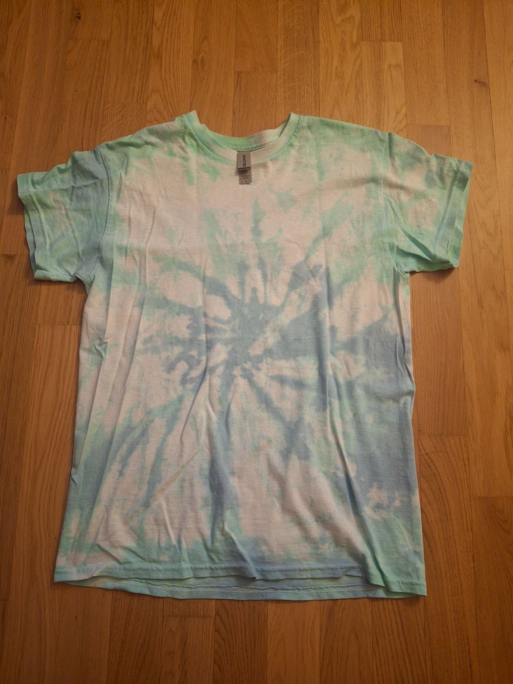 T-Shirts: Batik T-Shirt – Gebraucht aus Luzern von gab_726g
