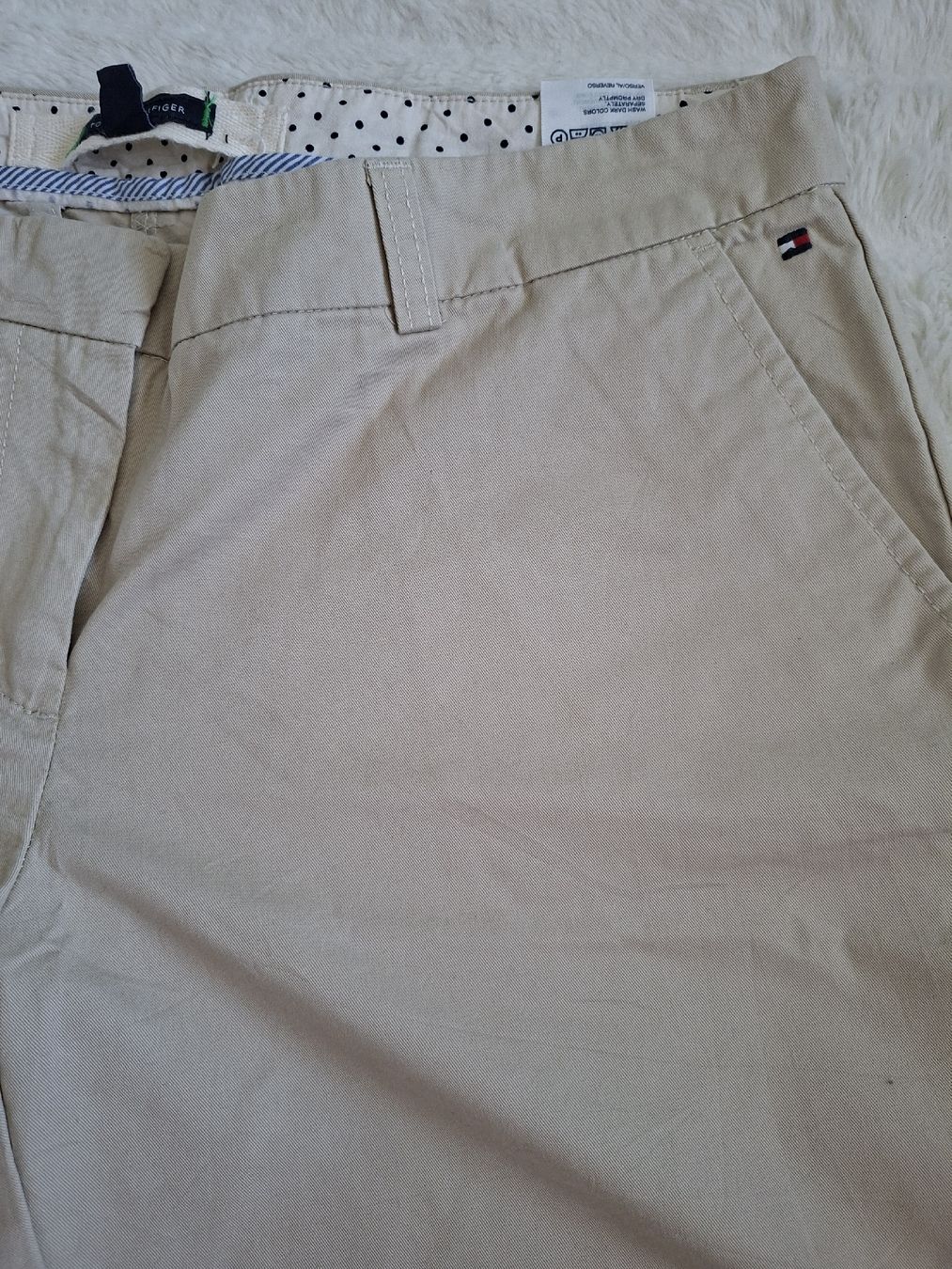 Tommy Hilfiger Pantaloni: Short Tommy Hilfiger beige taille 40/42  – Usato da Renens VD venduto da ser_j2fn 4