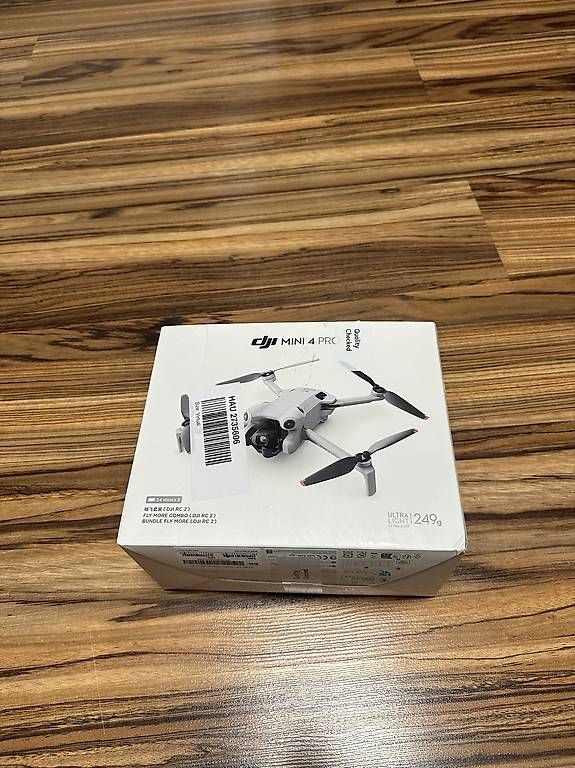 RC Kits de montage: Dji mini 4 Pro Fly more combo – Neuf avec emballage d'origine à Gossau SG par jum_bwj2
