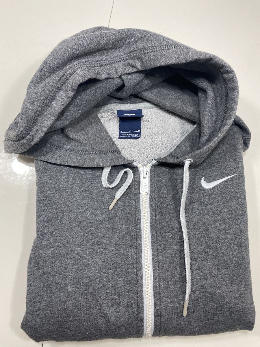 Nike Jacken: Nike Jäckli – Gebraucht aus Opfikon von Luis144 5