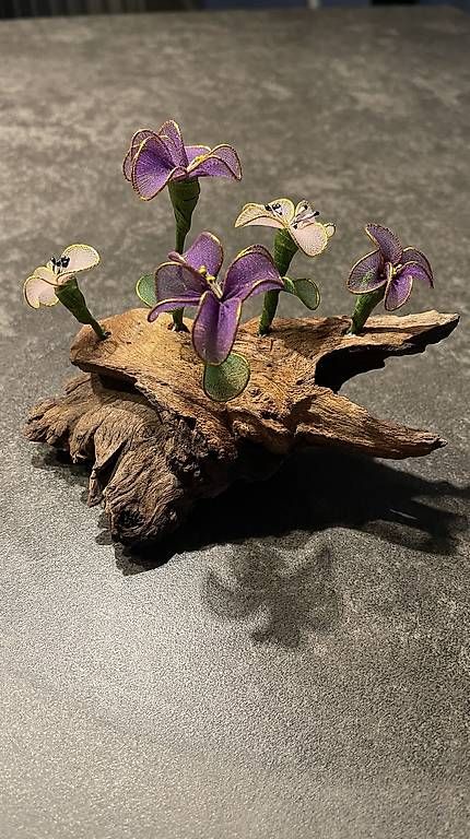 Plantes & graines: Arrangement de fleurs artisanales en bas nylon.  – D'occasion à Biel/Bienne par Freunemy 2
