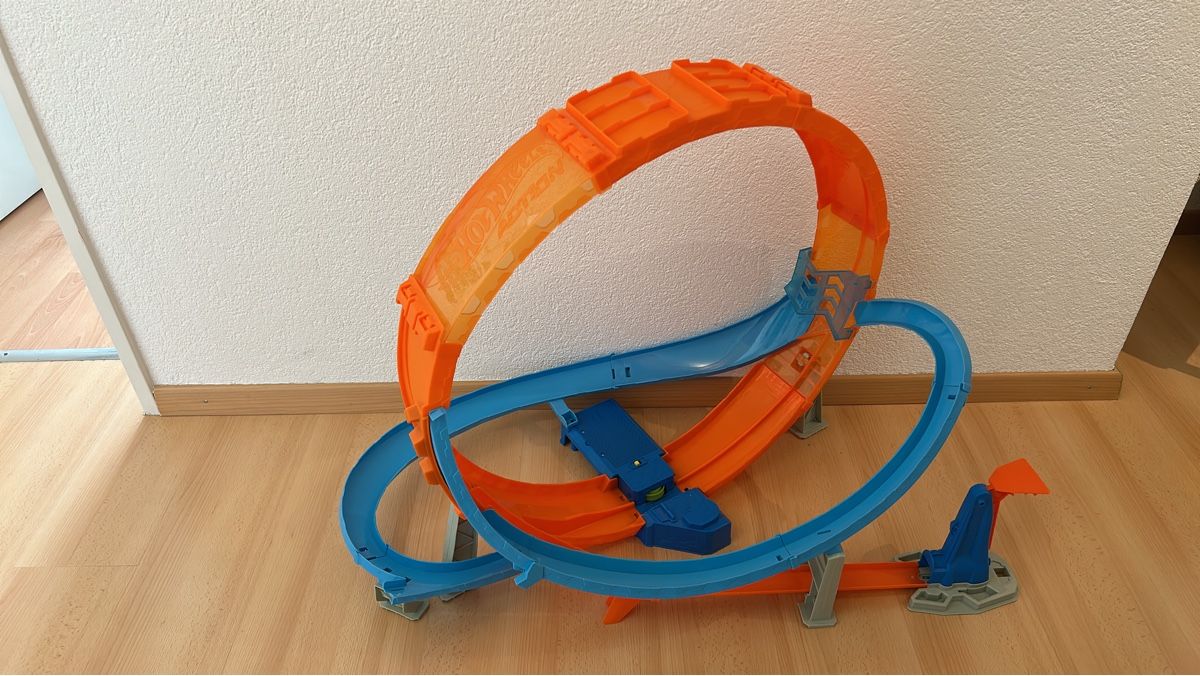 Hot Wheels Giocattoli: Hot Wheels Strecken-Set. – Usato da Rütihof venduto da Vombi