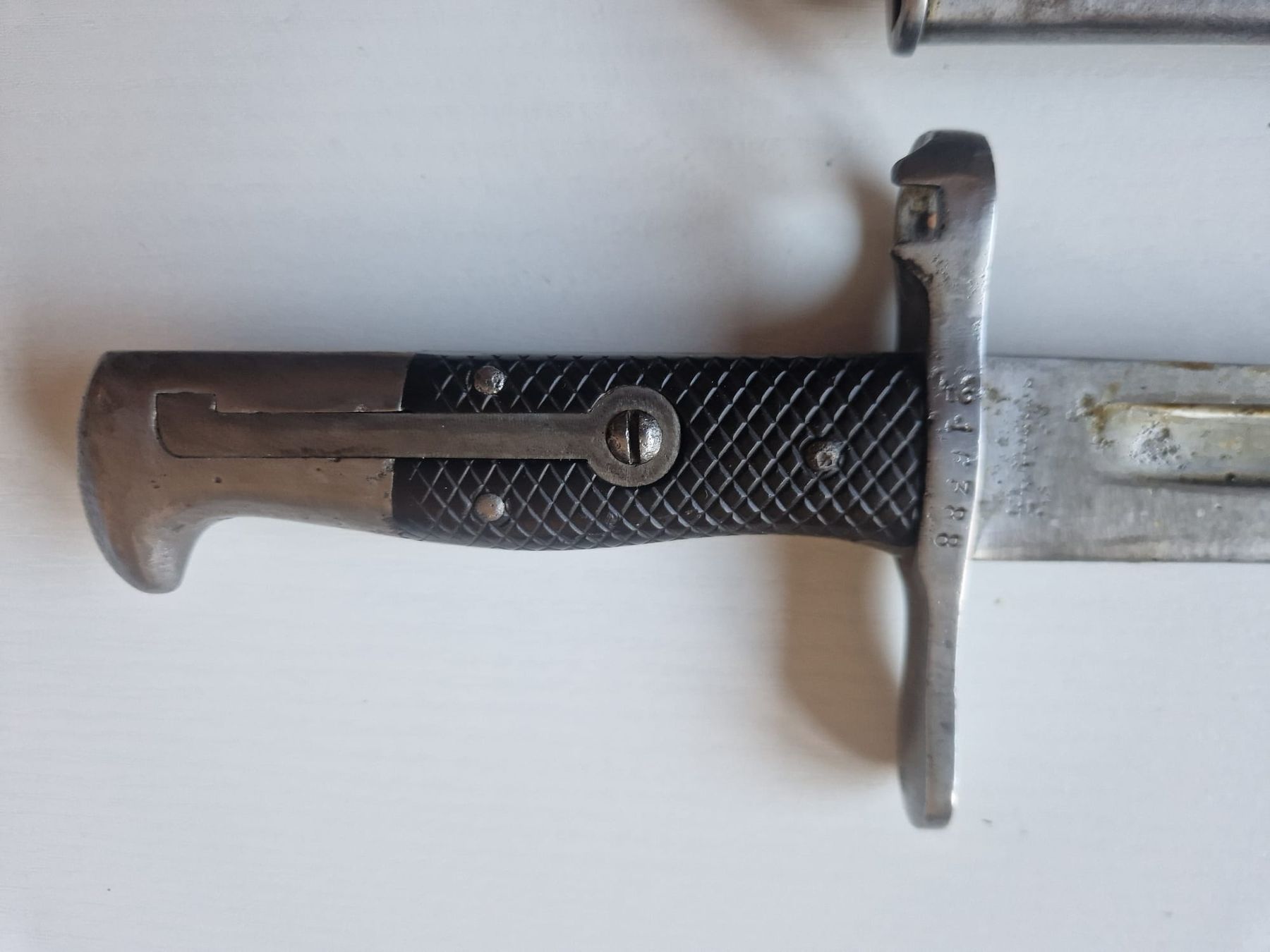 Schweizer Armee Stichwaffen: Sägebajonett – Gebraucht aus Hasle b. Burgdorf von mir_qk9d 1