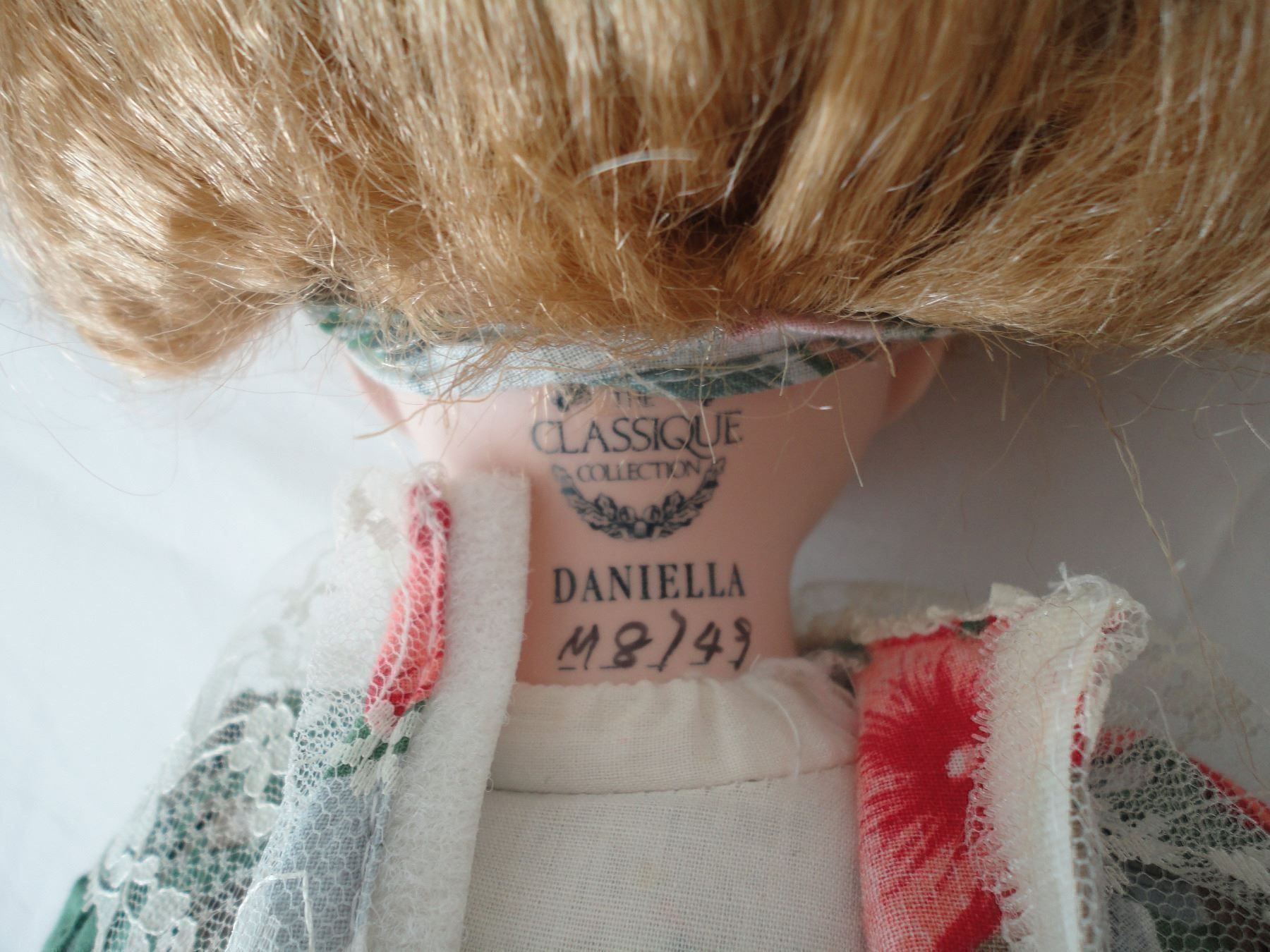 Bambole: Puppe/Künstlerpuppe Classique Collection – Usato da zürich venduto da parts5060 5