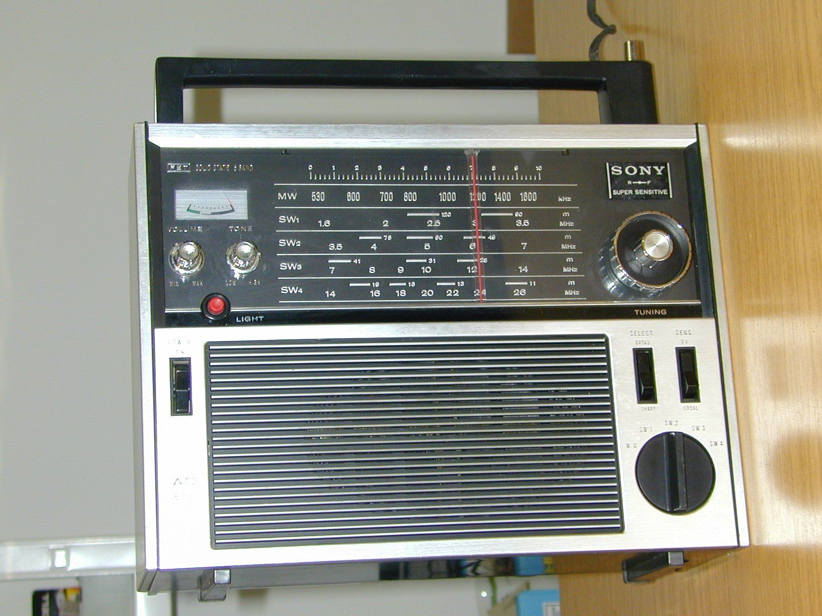 Sony Radio: SONY Weltempfänger Solid State Mod. TR 1300 SAMMLERSTÜCK – Usato da Oberursel venduto da swinger-ecki