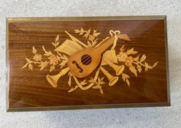 Reuge Musik Spieldose 3/72 Holz eingelegt gebraucht
