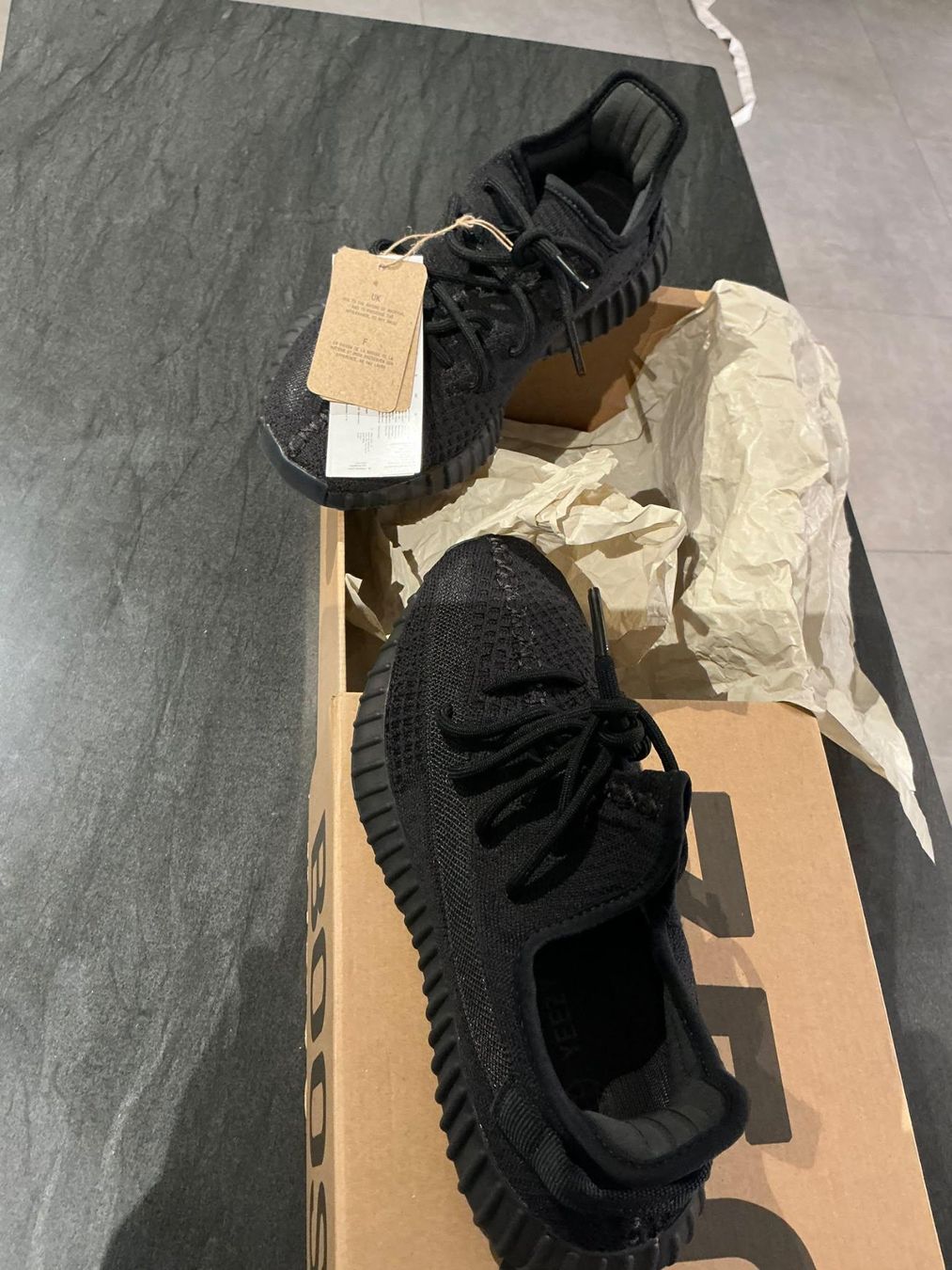 Adidas Scarpe da uomo: Adidas Yeezy Boost 350 V2 Onyx – Nuovo e nell'imballaggio originale da Elsau venduto da mor1ano 4