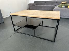 Moderner Couchtisch zu verkaufen